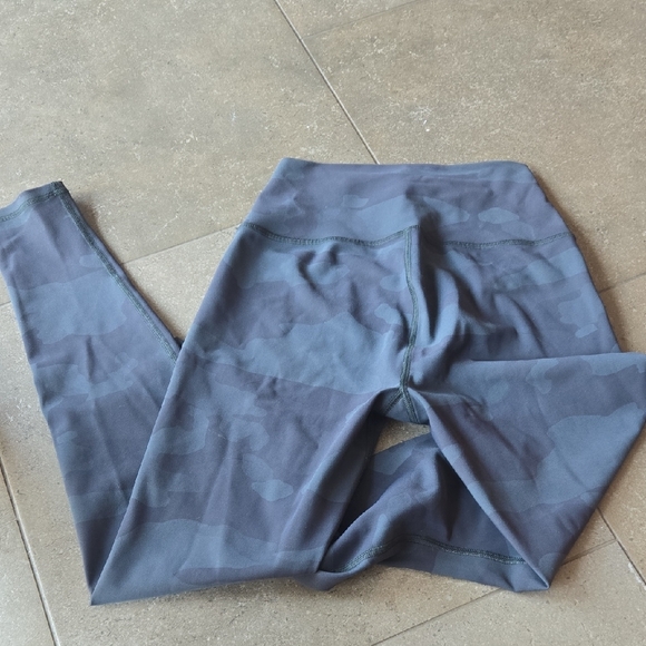 ALO Yoga Gray Camo Leggings - Picture 2 of 2